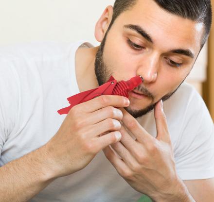 Atomic Trimmer: An Ear and Nose Hair Trimmer That Looks Like a Futuristic Ray Gun