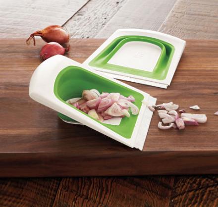 Collapsible Food Transfer Scraper