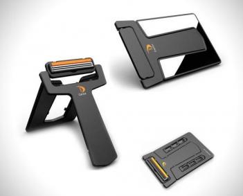 Credit Card Sized Shaving Razor