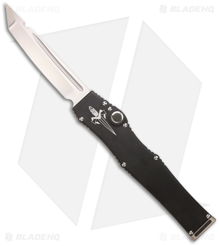 Giant Switchblade Measures a Massive 2.5 Feet Long