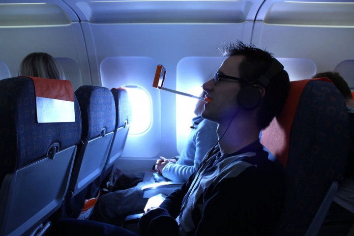 GumPhone Smartphone Mouth Holder
