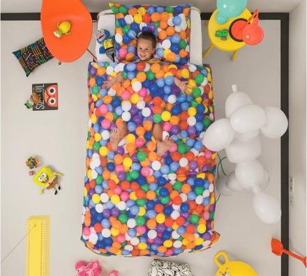 This Duvet Makes It Look Like Your Kid’s Inside a Ball Pit