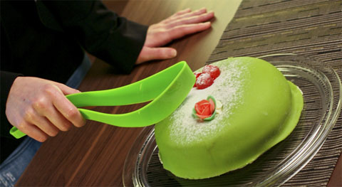 Magisso Cake Server - Just Squeeze and Serve