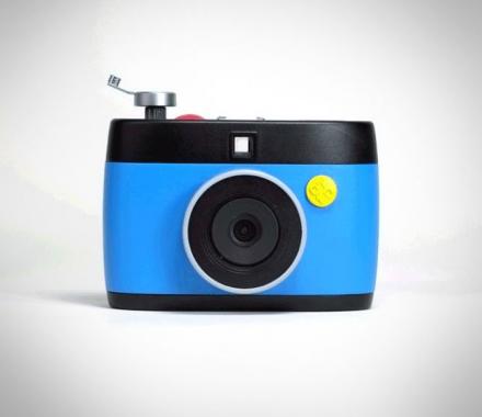 OTTO: A Digital Camera That Records GIFs
