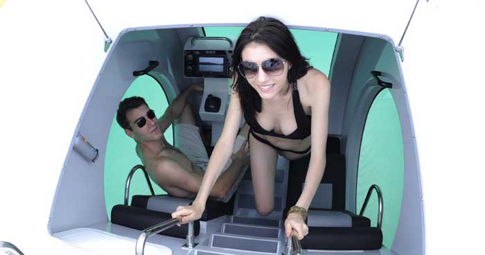 Ego Submarine: A Personal Boat/Submarine Hybrid Watercraft