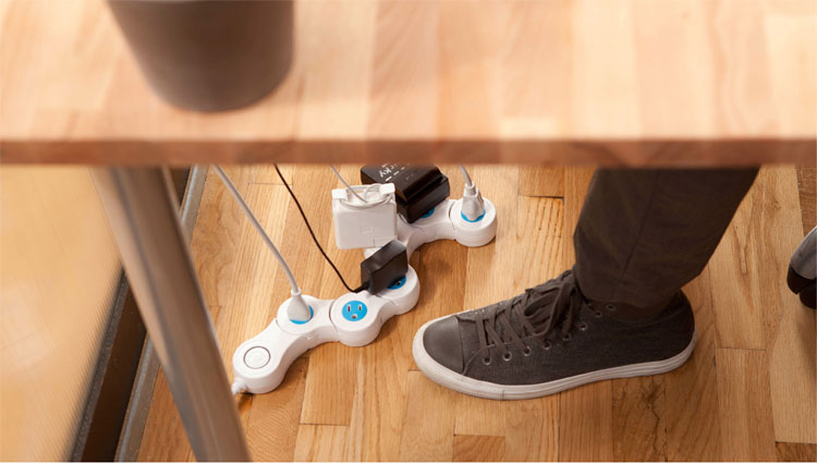 Pivot Power Strip Surge Protector - Bendable surge protector