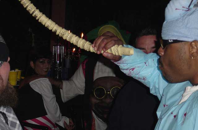 Skull And Spine Beer Bong - Spinal Cord Beer Bong Tube