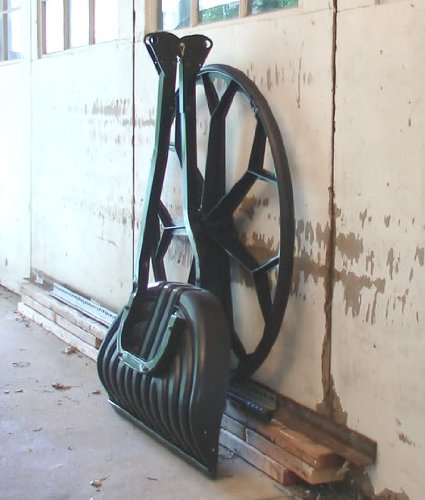 Snow Wolf Snow Shovel With A Wheel