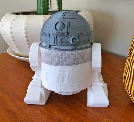 There’s Now a Smart Speaker Mount That Will Turn Your Amazon Echo Dot Into R2-D2