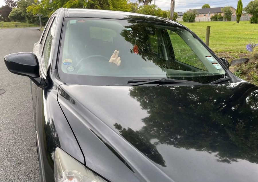 2-Finger Car Wave Dashboard Mount - Waving Hand Dashboard