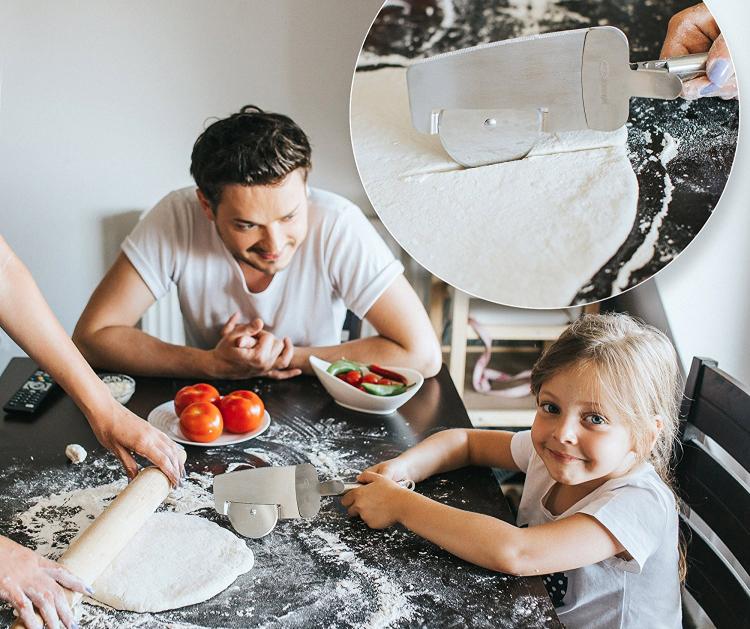 4-in-1 Pizza Cutter Doubles as a Pizza Serving Spatula - Multi-purpose pizza slicer