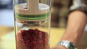 Prepara EVAK - Adjustable Vacuum Storage Containers - GIF