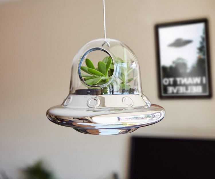 Alien Invasion Flying Saucer Hanging Air Plant Holder - UFO alien ship succulent planter
