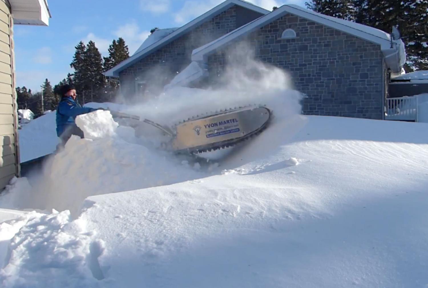 MMT i36 all-terrain electric tank track snow machine locomotive