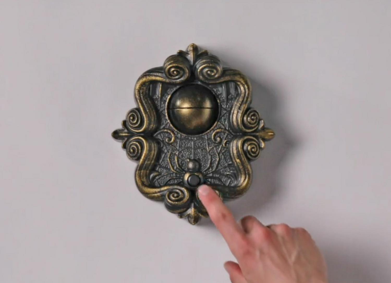 Animated Monster Eyeball Doorbell - Funny prank Halloween doorbell