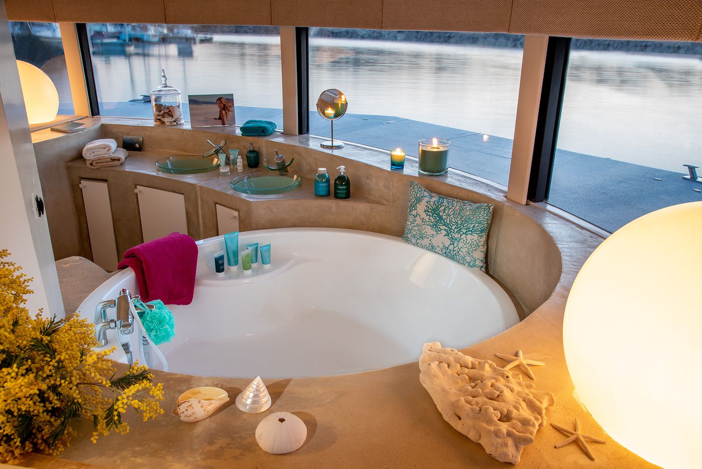 Anthenea Solar Powered Luxury Floating Hotel Suite - UFO-shaped saucer boat home