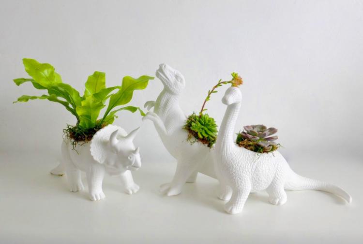 Aplantasaurus: Dinosaur Shaped Planter - Brontosaurus plant holder
