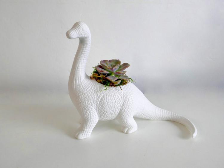 Aplantasaurus: Dinosaur Shaped Planter - Brontosaurus plant holder