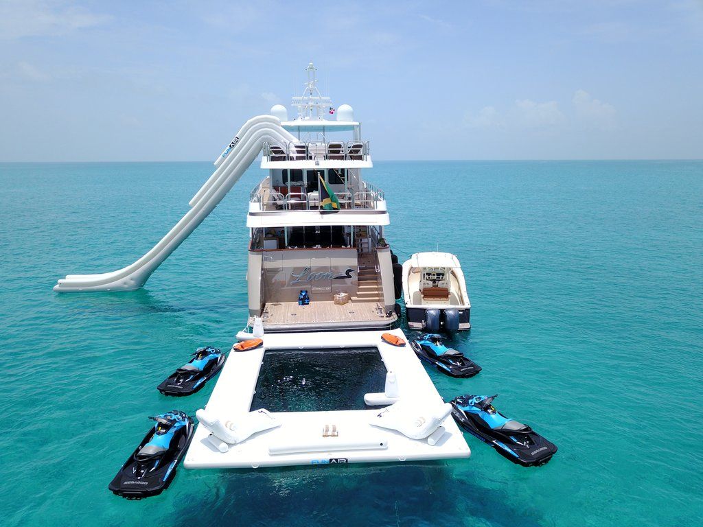 FunAir Ocean Pool - Inflatable sea pool gives closed mesh swimming pool in lake or ocean