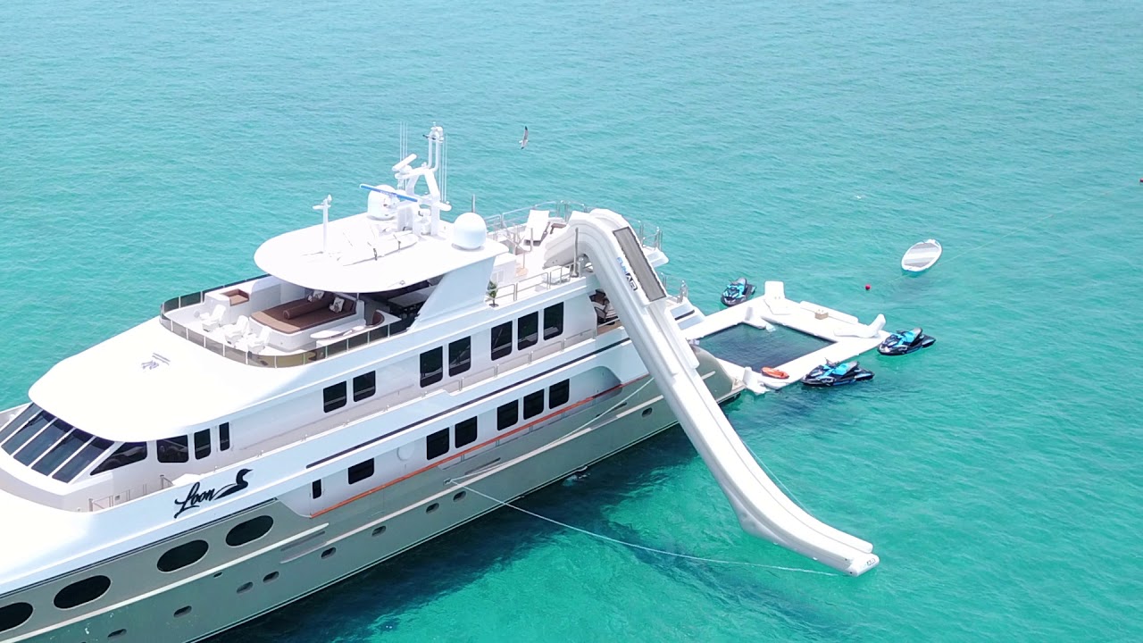 FunAir Ocean Pool - Inflatable sea pool gives closed mesh swimming pool in lake or ocean