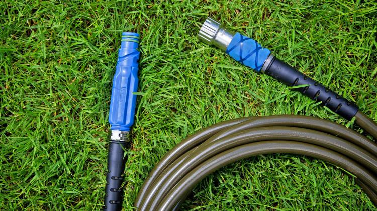 Aquor Home Hydrant - Fire hydrant connection for your outdoor water faucet - Modern garden spigot replacement