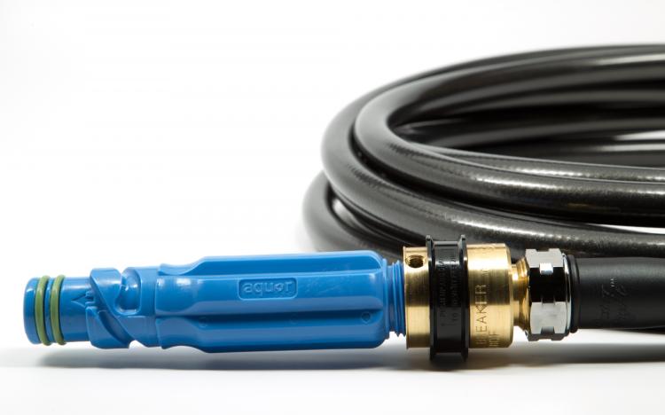Aquor Home Hydrant - Fire hydrant connection for your outdoor water faucet - Modern garden spigot replacement