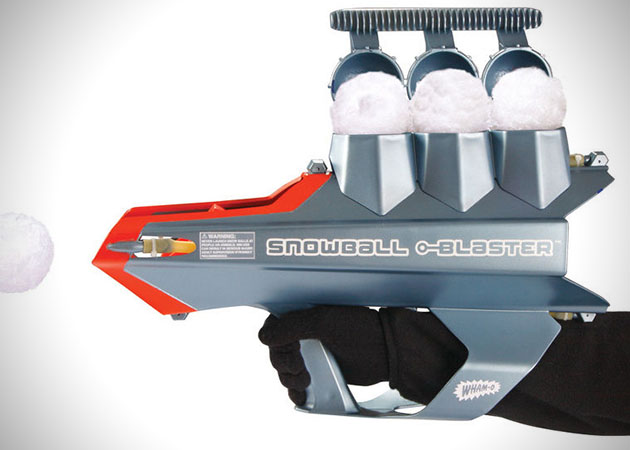 Snowball Blaster Gun: Launches Snowballs Up To 80 Feet