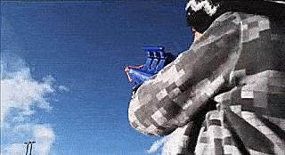 Snowball Blaster Gun: Launches Snowballs Up To 80 Feet