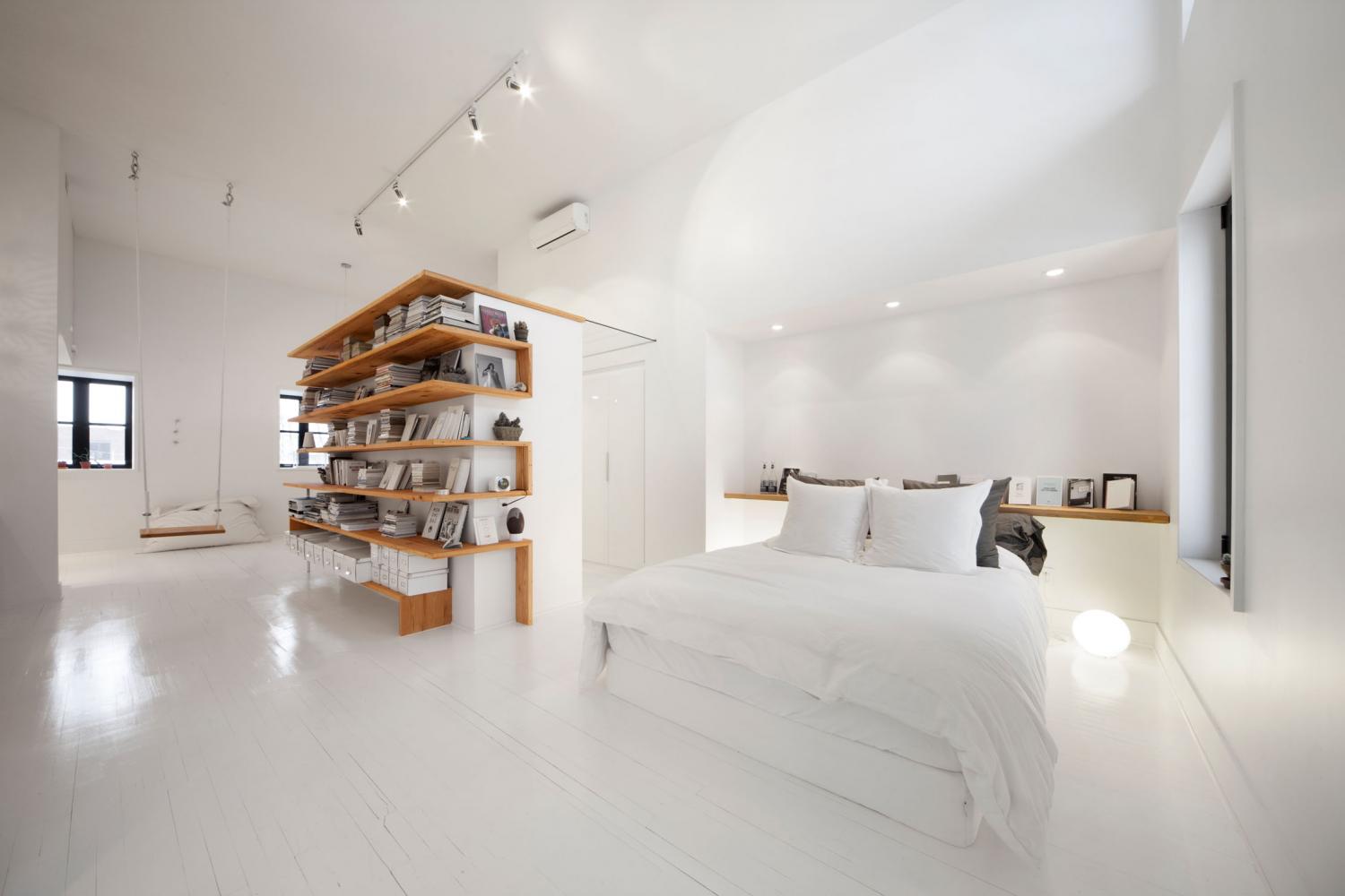 Around the corner shelves design ideas - Wrap-around corner shelving and bookcases