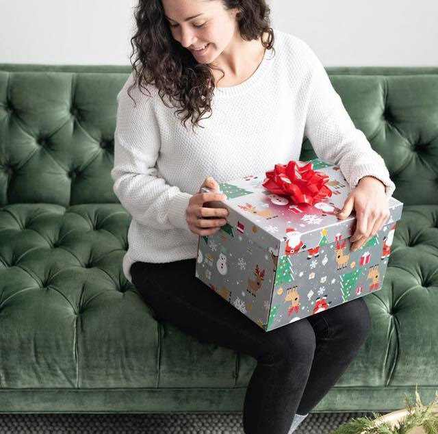 HoHoHoH2o - Automatic Christmas Tree Watering Device Is Disguised As a Present