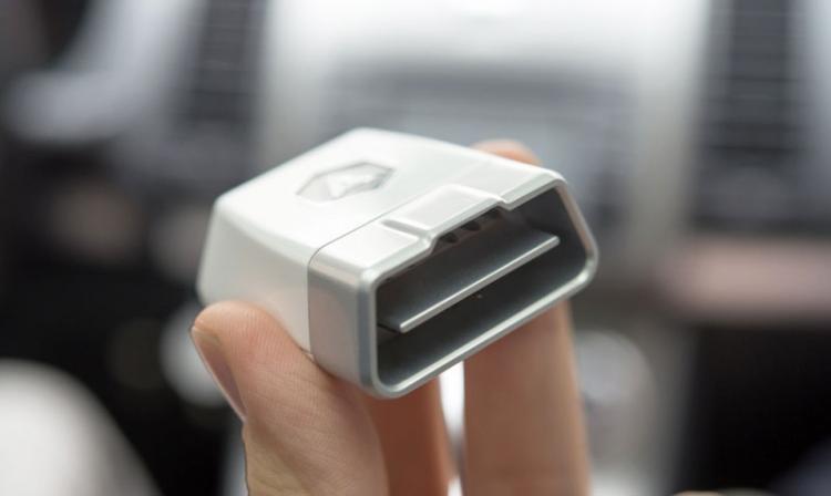 Automatic Car Metrics and Tracking Adapter