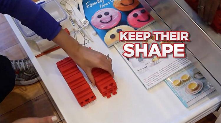 Bake Snake: Flexible Cake Molder Lets You Bake Any Shaped Cake