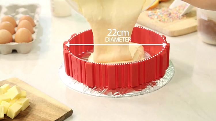 Bake Snake: Flexible Cake Molder Lets You Bake Any Shaped Cake