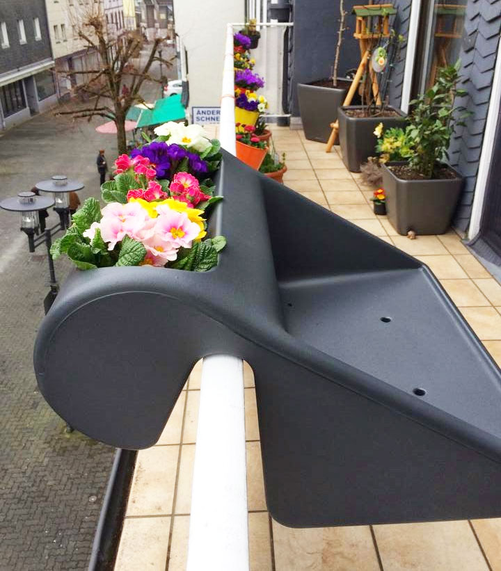 BalKonzept Balcony Desk - Mini Desk hangs over balcony fence