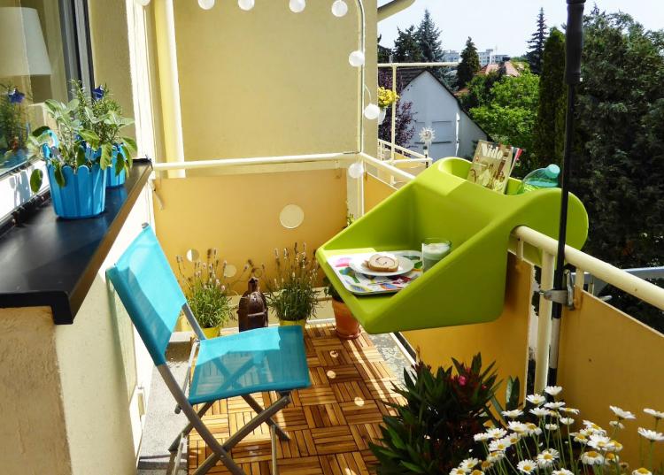 BalKonzept Balcony Desk - Mini Desk hangs over balcony fence