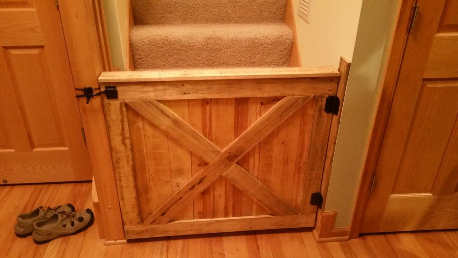 Barn Door Baby Gate - Barn Door dog gate rustic farmhouse barn door design