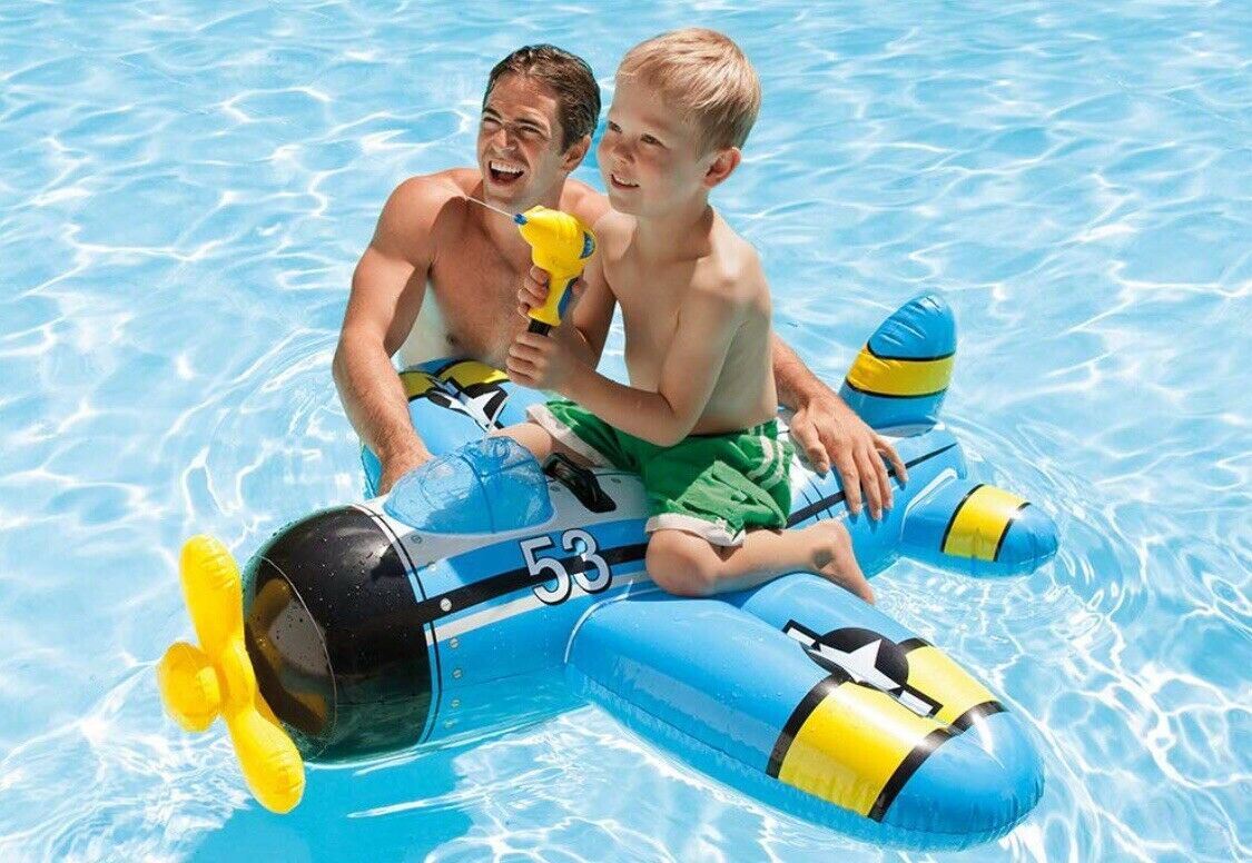 Inflatable pool float with integrated squirt guns - Pool toy with built-in water blaster