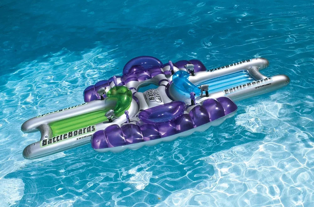Inflatable pool float with integrated squirt guns - Pool toy with built-in water blaster