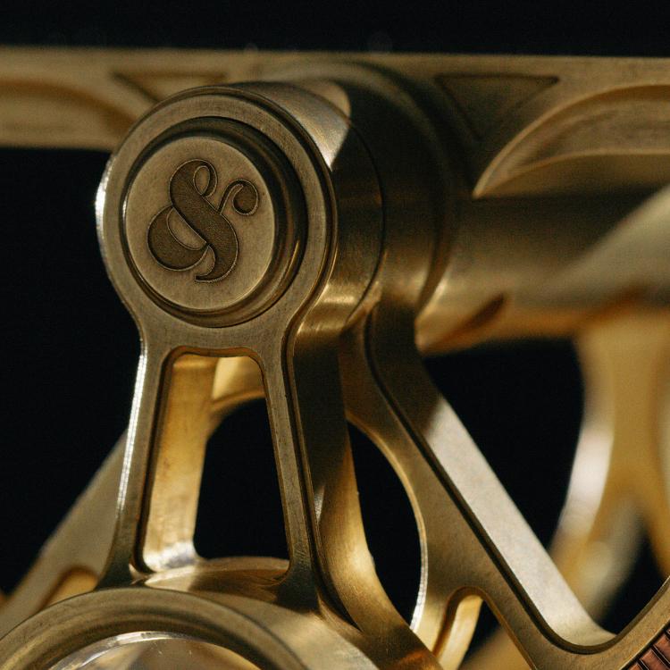 Bear or Bull Market Kinetic Moving Sculpture Shows Market Status In Real-time - Best desk ornament stock market gadget