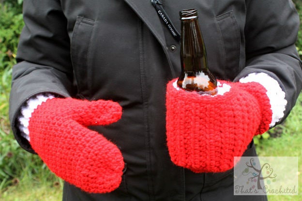 Beer Mitts - Beer koozie mittens hold your beer in the winter