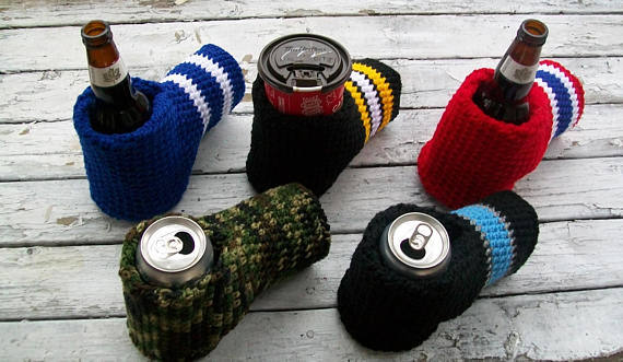 Beer Mitts - Beer koozie mittens hold your beer in the winter