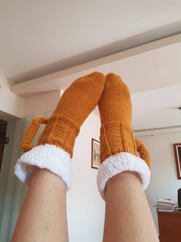 Knitted Beer Mug Socks With 3D Handle - Funny beer socks