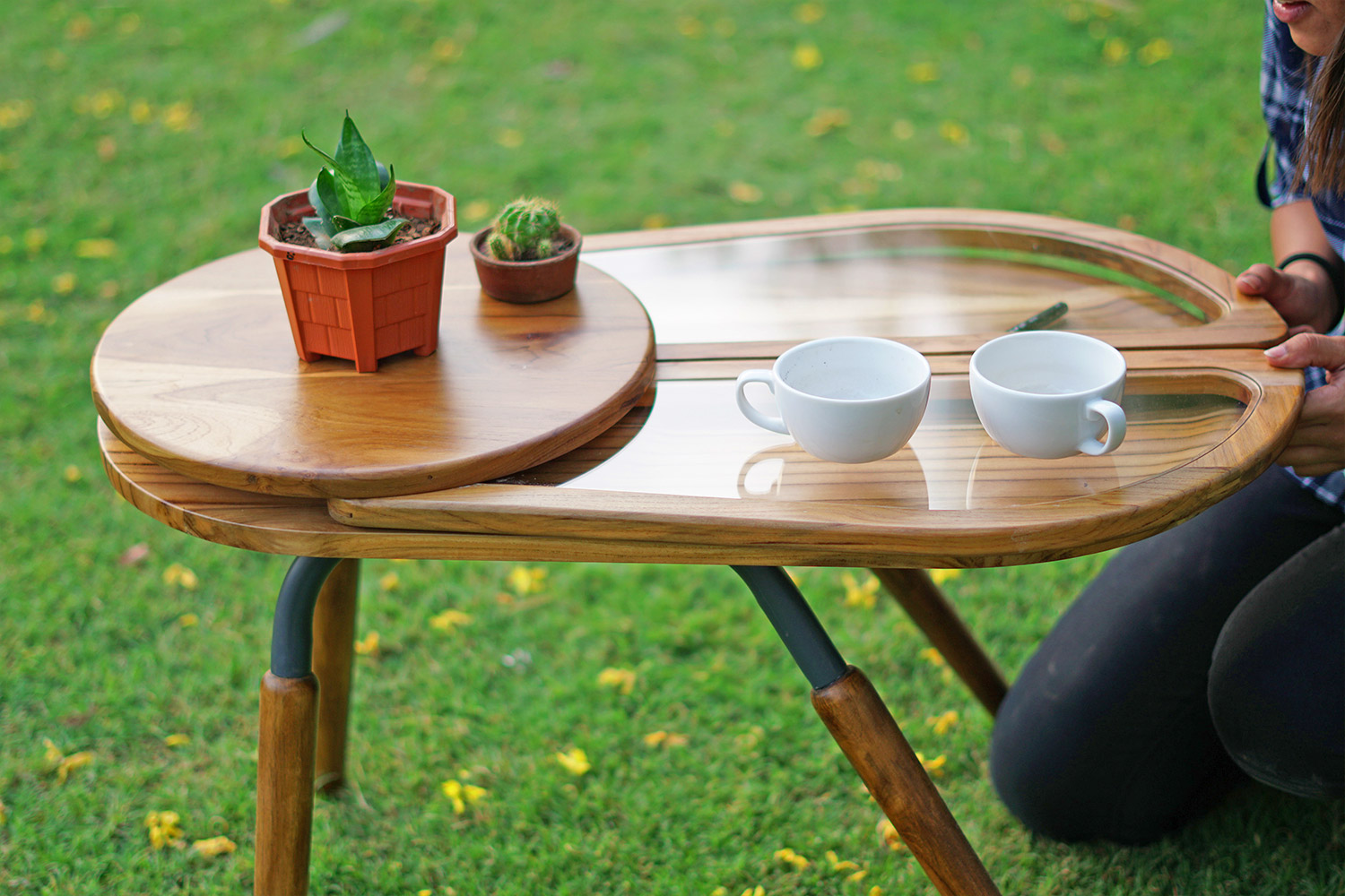 Beetle Inspired Coffee Table Has Wings That Spread Out To Increase Surface Area - Elytra extending coffee table