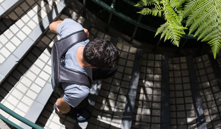 Betabrand - Ultra-slim laptop bag - hides under jacket