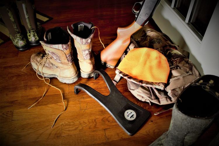 Boot Jack Lets You Easily Kick Off Your Boots Hands-Free - Remove boots with no hands