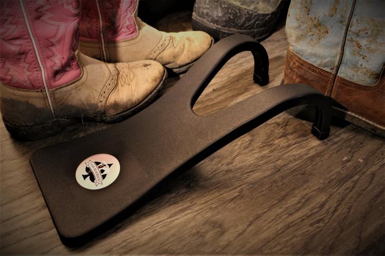  Boot Jack Lets You Easily Kick Off Your Boots Hands-Free - Remove boots with no hands