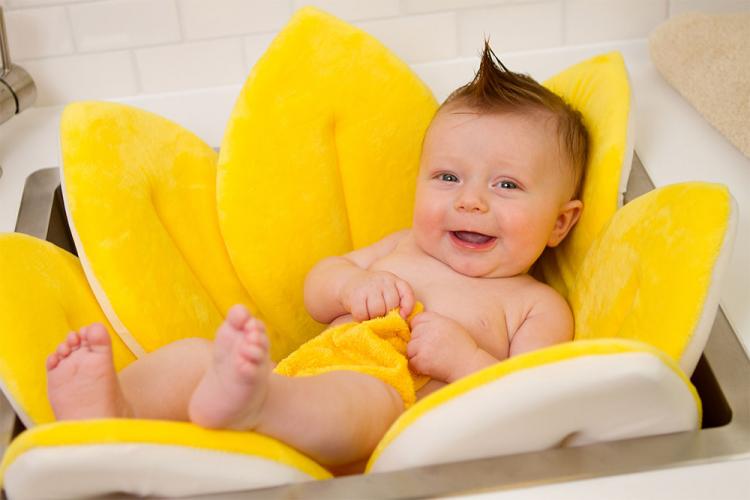 Blooming Bath - Flower Shaped Baby Support For Sink and Tub Baths - Cuddly and soft baby bath