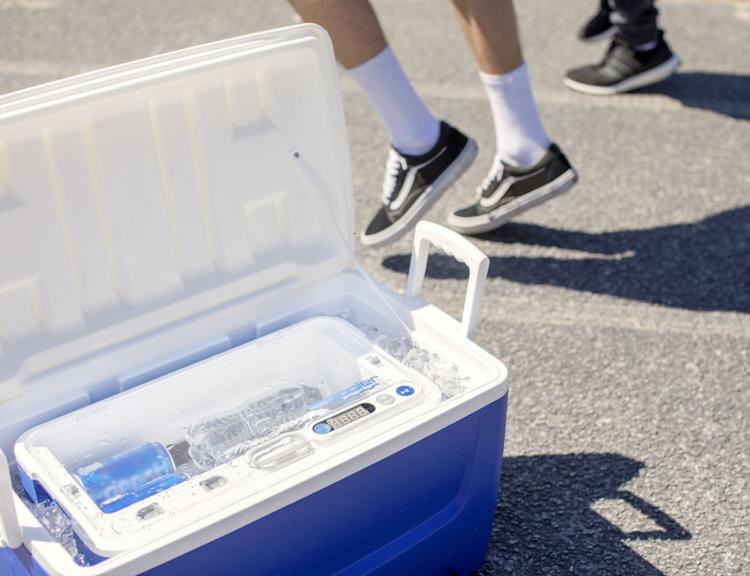 Blue Quench Qooler Spins and Chills Your Beverages In Seconds