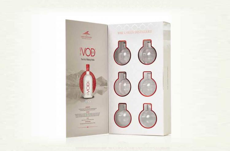 Booze Filled Christmas Tree Ornaments - Alcohol-filled Christmas Bauble ornaments