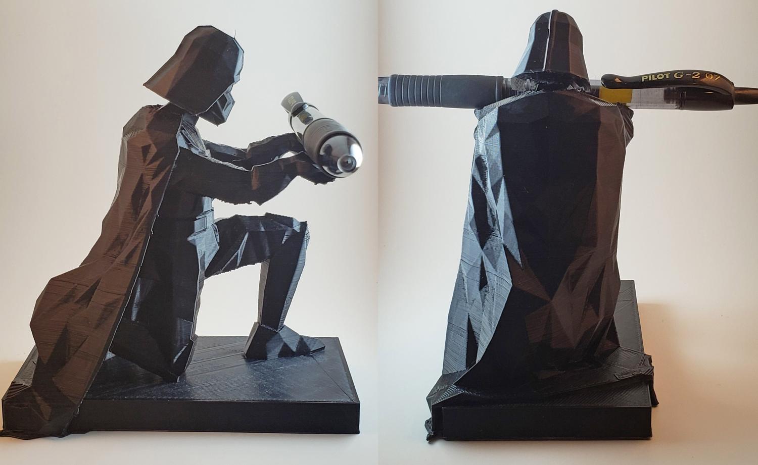 Bowing Darth Vader Pen Holder